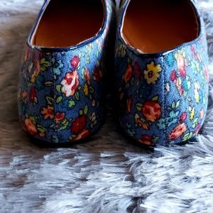 Machi Shoes - Machi Pegina Navy Floral Flats Size 7.5 Machi Shoes - Machi Pegina Navy Floral Flats Size 7.5